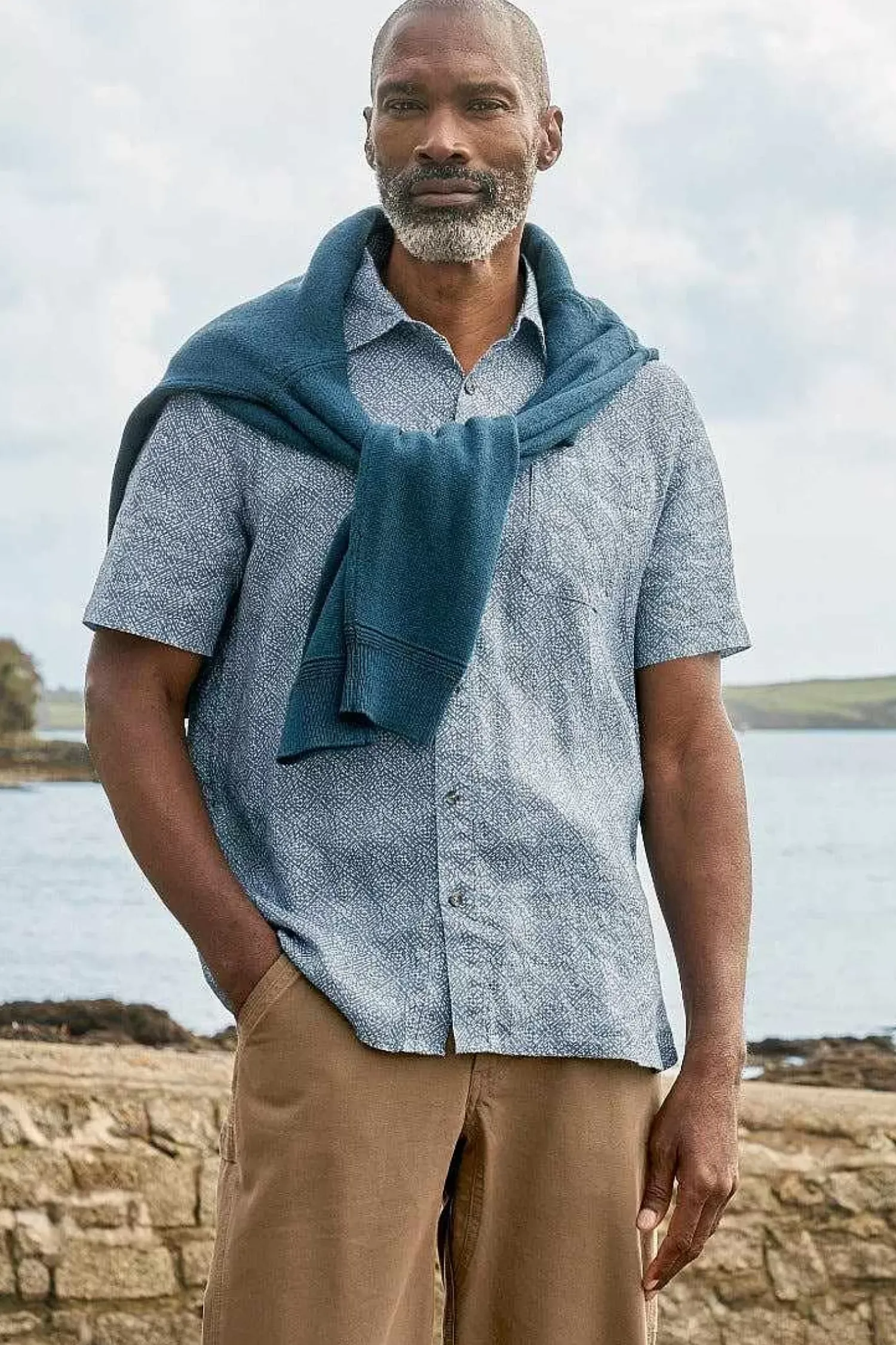 Tops & T-Shirts<Seasalt Cornwall Men's Blue Heron Printed Short Sleeve Shirt Sewn Geo Blue Sail