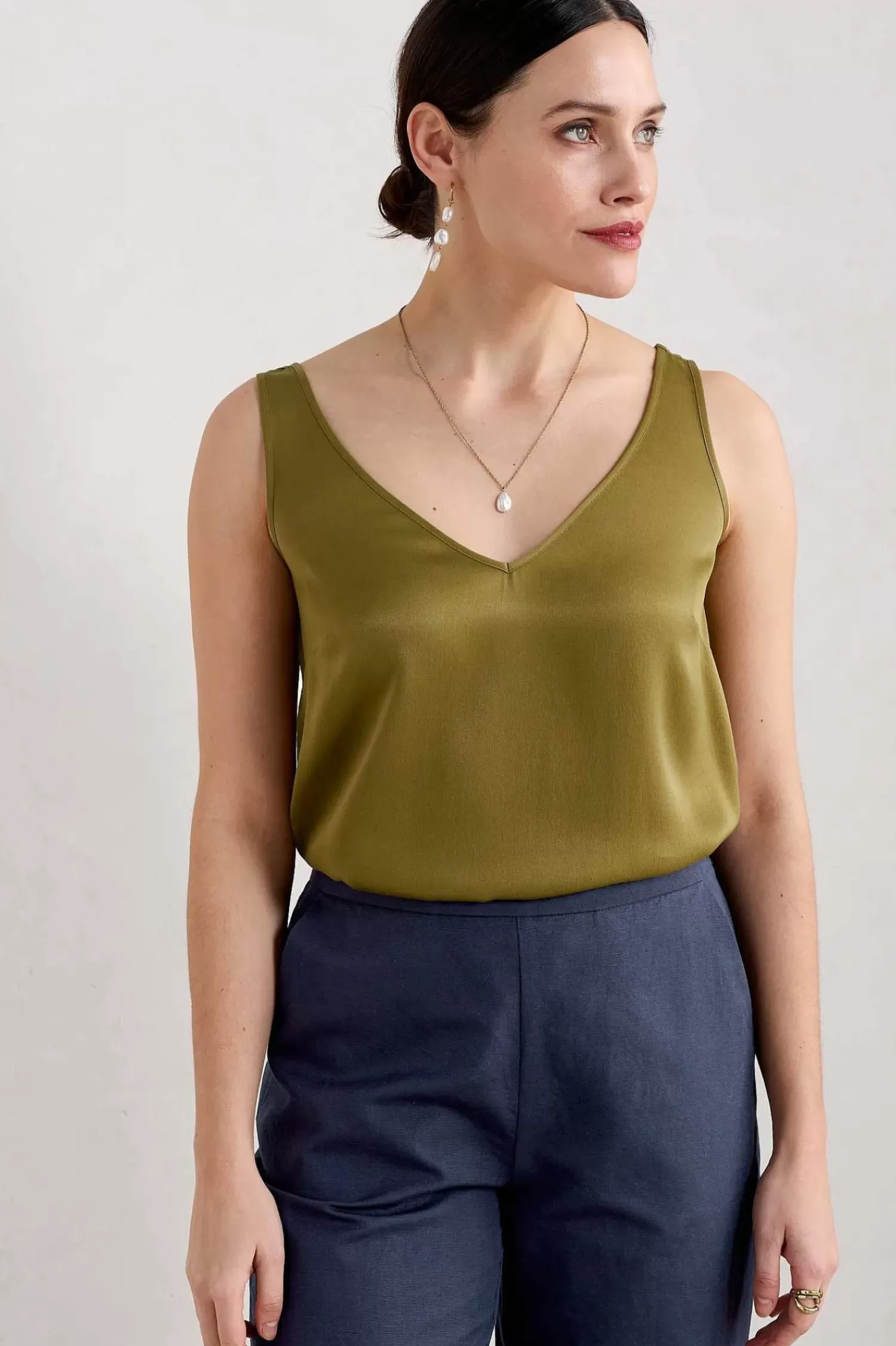 Tops<Seasalt Cornwall Wilder V-Neck Satin Vest Fern Moss